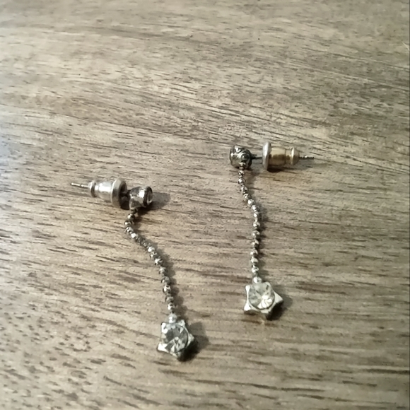 No boundaries petite star dangle studs - Picture 3 of 4